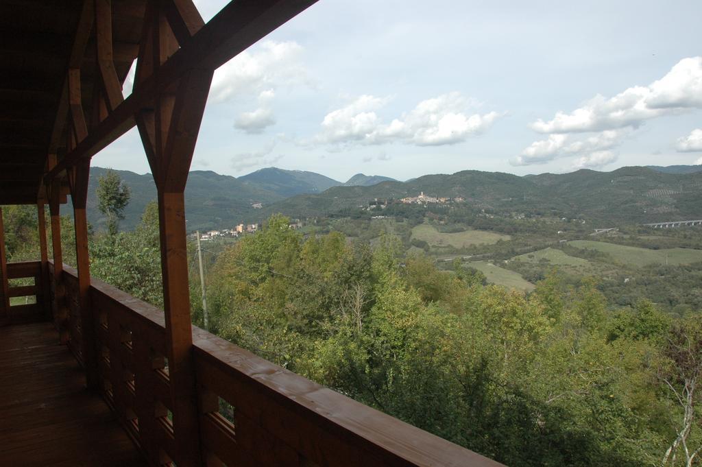 Bed and Breakfast Chalet Dei Parchi Saracinesco Exterior foto