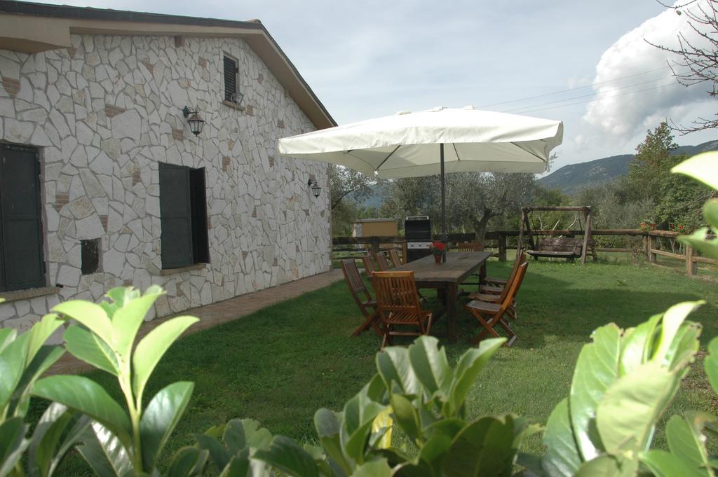 Bed and Breakfast Chalet Dei Parchi Saracinesco Exterior foto